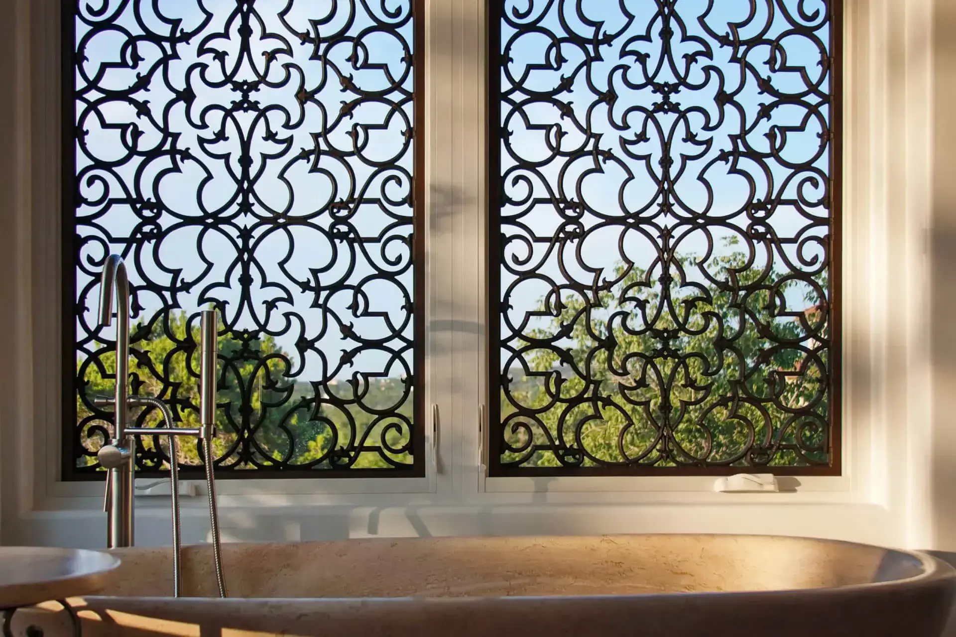 Tableaux Faux Iron Grilles Bath scaled 1